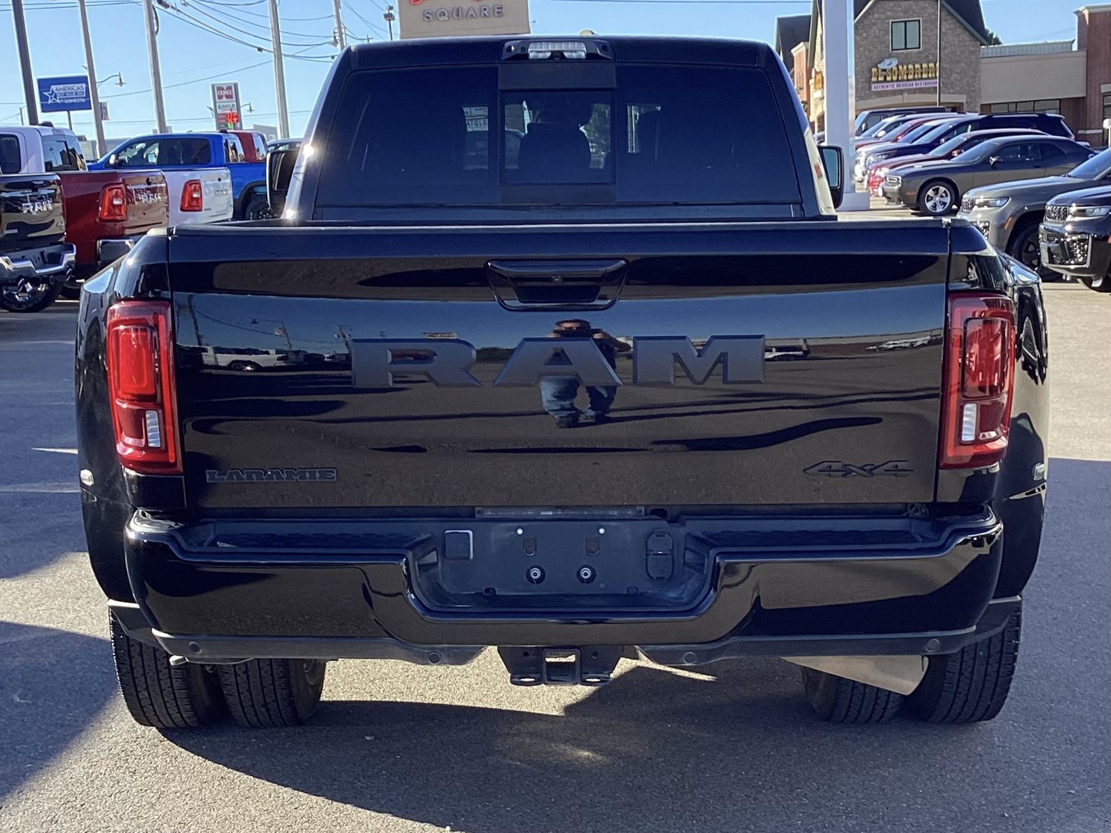 Used 2025 RAM 3500 Laramie AWD/4WD image 5
