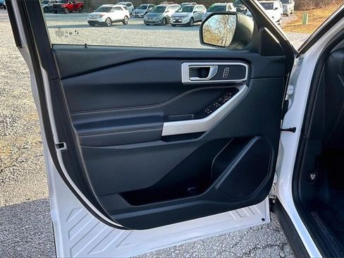 Used 2024 Ford Explorer XLT w/ Equipment Group 202A image 23