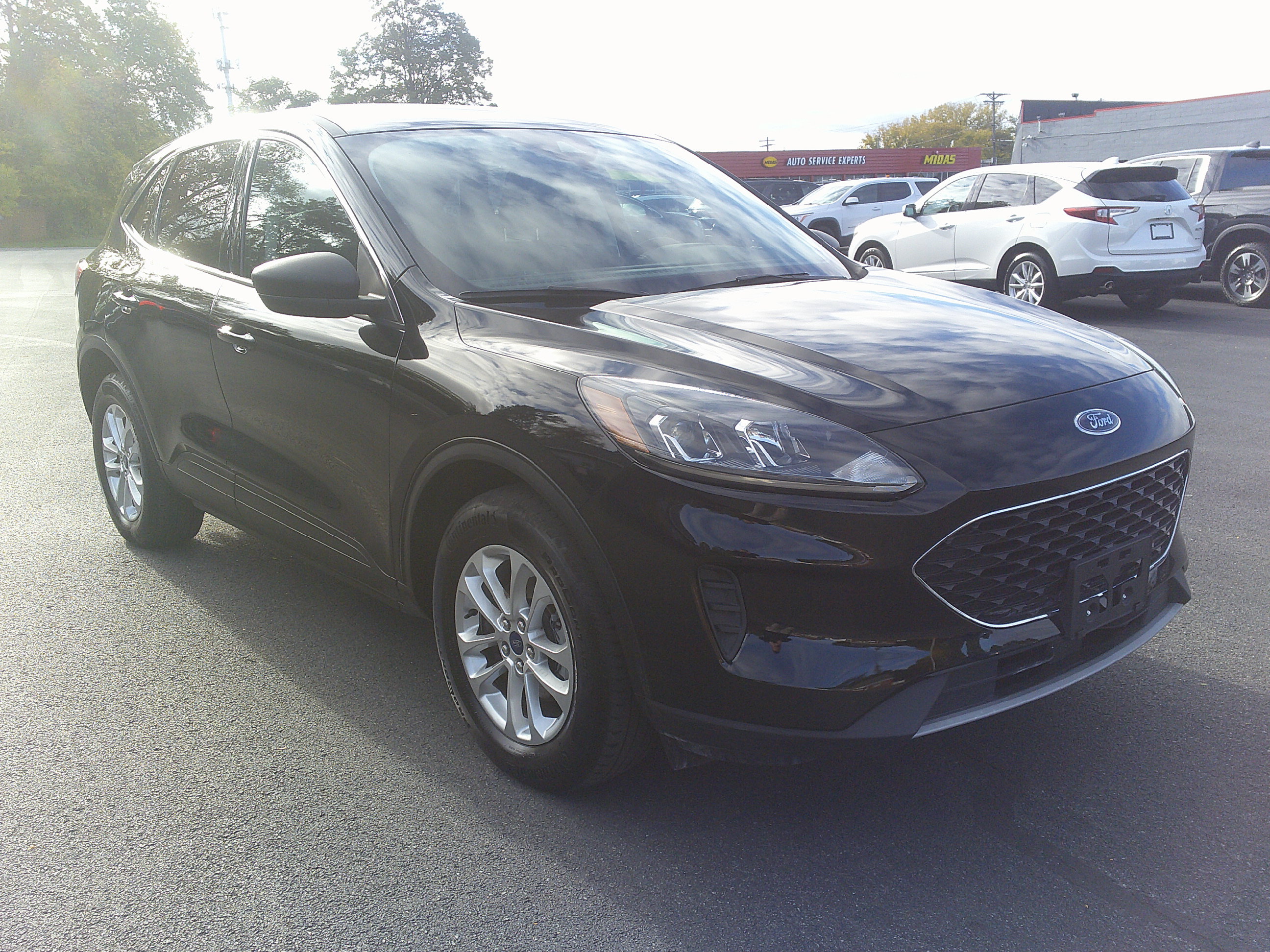 Used 2022 Ford Escape SE w/ Cold Weather Package AWD/4WD image 4