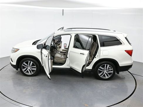 Used 2016 Honda Pilot Touring image 47