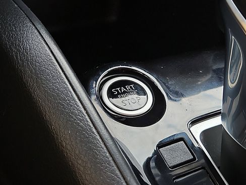 Certified 2020 Nissan Kicks S image 21