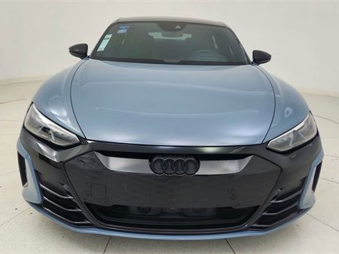 Used 2022 Audi e-tron GT Prestige w/ Prestige Package image 2