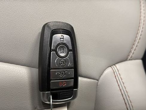 Used 2025 Ford Expedition Active AWD/4WD image 45