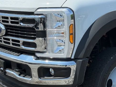 New 2025 Ford F550 4x4 Regular Cab Super Duty image 9