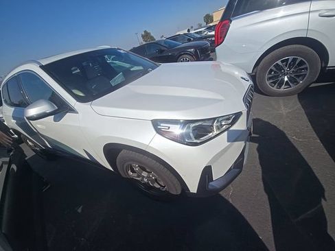 Used 2024 BMW X1 xDrive28i AWD/4WD image 2