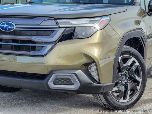 Used 2025 Subaru Forester Limited w/ Popular Package #2 image 3