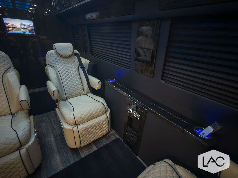 Used 2026 Mercedes-Benz Sprinter 3500 image 8