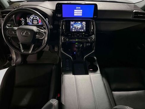 Certified 2024 Lexus LX 600 4WD w/ Appearance Package image 18