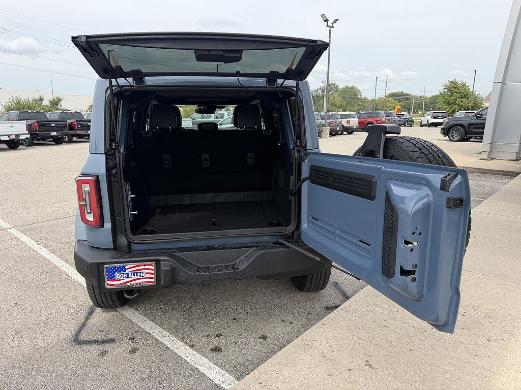 Used 2025 Ford Bronco Outer Banks AWD/4WD image 5