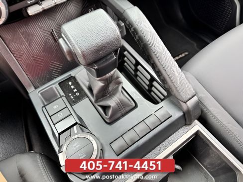 Used 2025 Toyota Tacoma SR5 AWD/4WD image 22