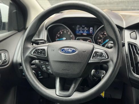 Used 2015 Ford Focus SE image 22