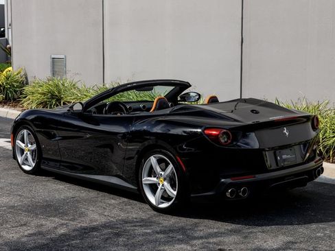 Used 2019 Ferrari Portofino RWD image 3