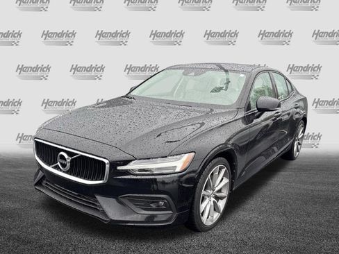 Used 2021 Volvo S60 T5 Momentum w/ Protection Package Premier image 10