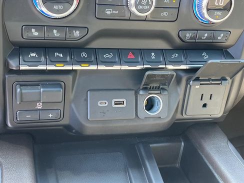 Used 2021 GMC Sierra 1500 SLT w/ SLT Premium Plus Package AWD/4WD image 19
