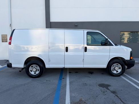 Used 2012 Chevrolet Express 2500 RWD image 11