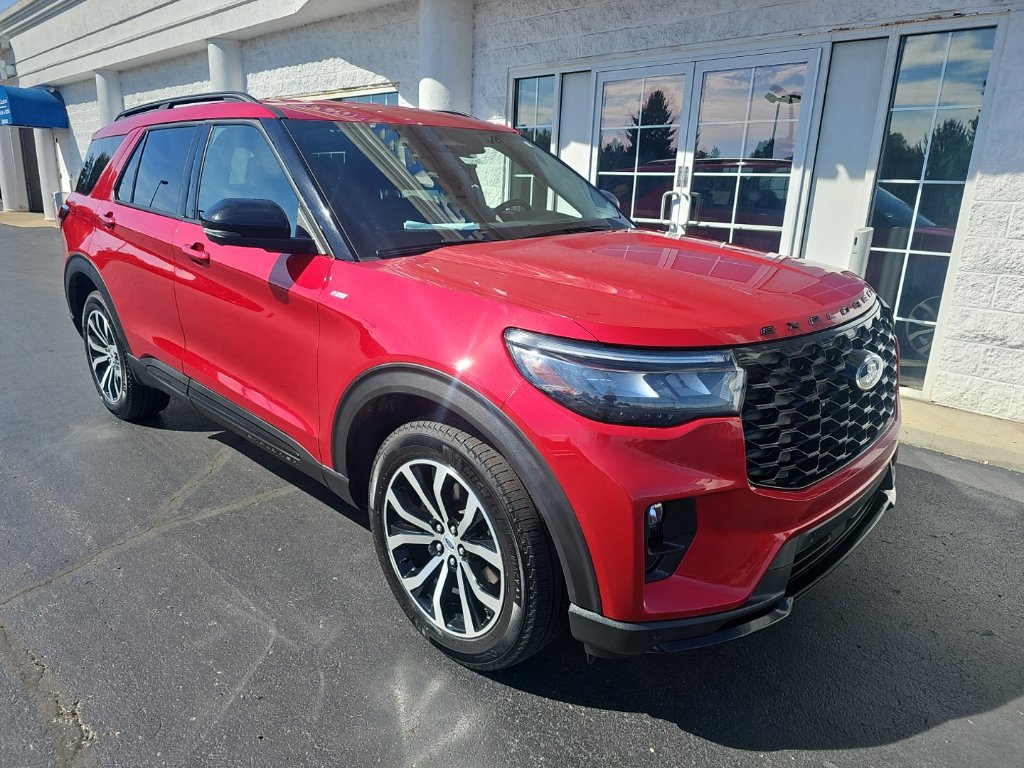 Used 2025 Ford Explorer ST-Line AWD/4WD image 2
