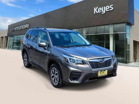 Used 2020 Subaru Forester Premium AWD/4WD image 3