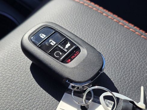 New 2025 Honda Pilot TrailSport image 36