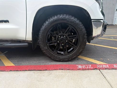 Used 2021 Toyota Tundra SR5 RWD image 9