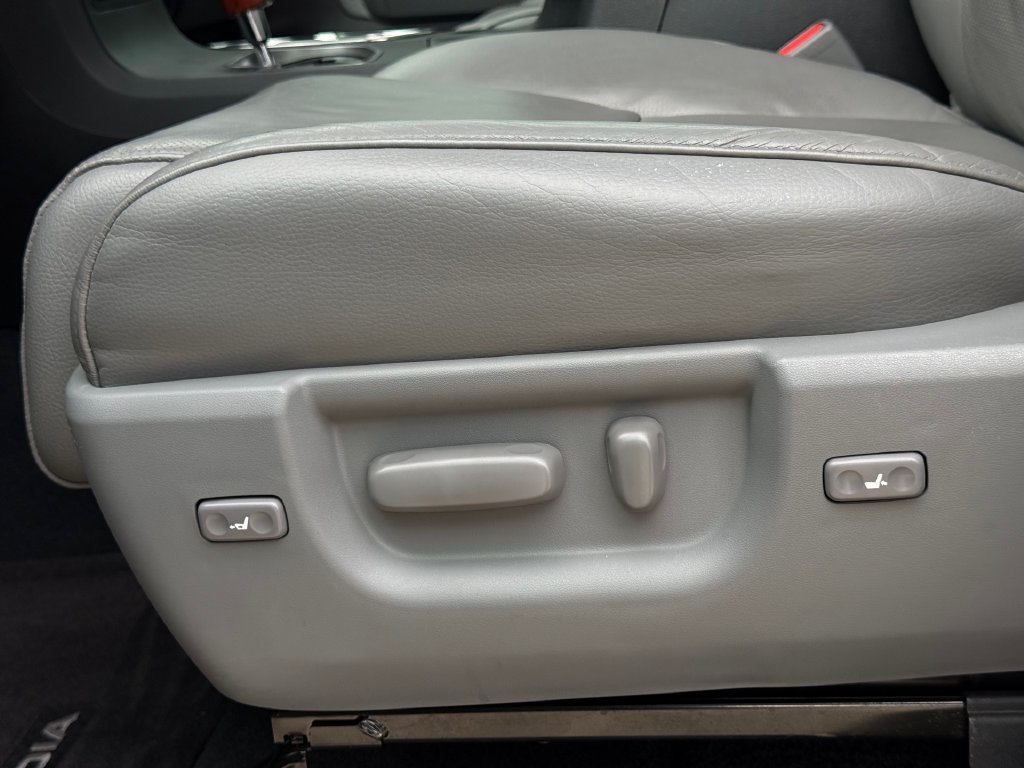 Used 2020 Toyota Sequoia Platinum AWD/4WD image 10
