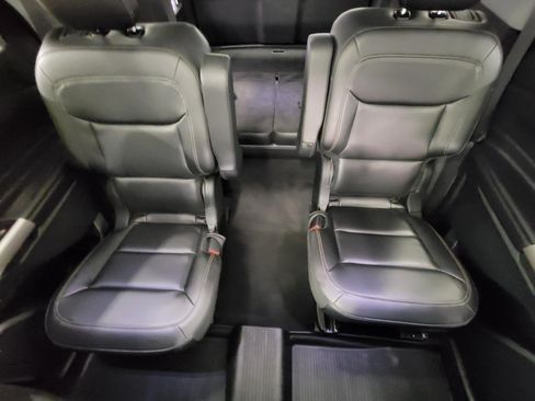 Used 2023 Ford Explorer XLT w/ Equipment Group 202A AWD/4WD image 25