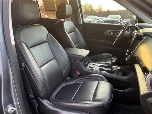 Used 2021 Chevrolet Traverse RS w/ LPO, Floor Liner Package image 10