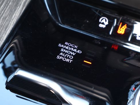 Used 2022 Jeep Wagoneer Series III w/ Premium Group I image 6