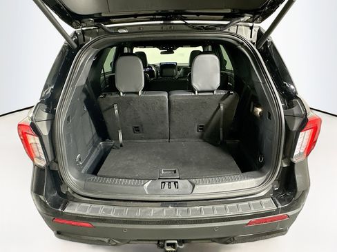 Used 2025 Ford Explorer ST-Line w/ ST-Line Street Pack image 30