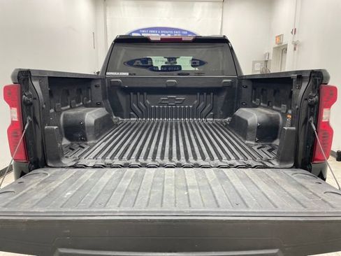 Used 2022 Chevrolet Silverado 1500 LT AWD/4WD image 14