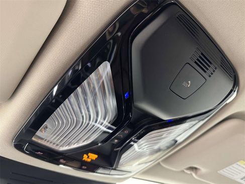 Used 2023 BMW X7 xDrive40i image 25