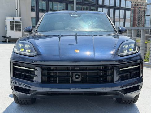 Certified 2026 Porsche Cayenne AWD/4WD image 10