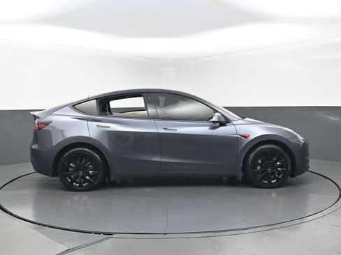 Used 2023 Tesla Model Y Long Range AWD/4WD image 9