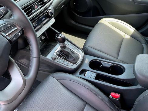 Used 2023 Hyundai Kona Limited AWD/4WD image 18