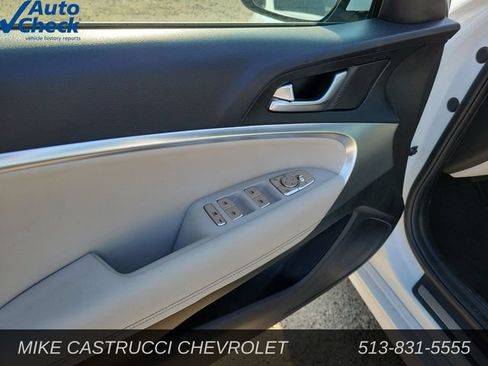 Used 2025 Genesis G70 2.5T AWD/4WD image 18