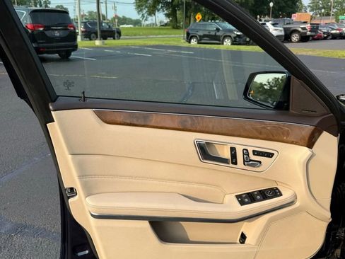 Used 2016 Mercedes-Benz E 350 4MATIC Sedan image 12
