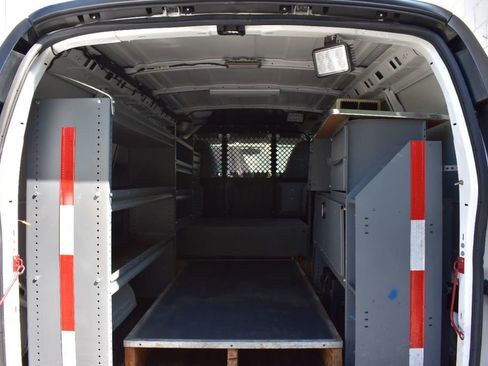 Used 2014 Chevrolet Express 2500 image 25