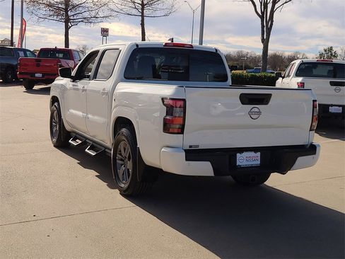 Certified 2025 Nissan Frontier SV w/ SV Convenience Package image 2