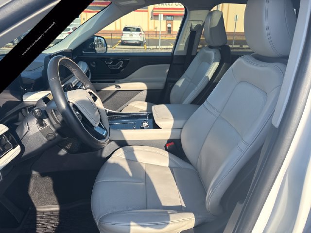 Used 2025 Lincoln Aviator AWD w/ Equipment Group 101A image 12