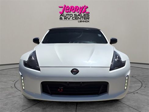 Used 2016 Nissan 370Z Touring image 8