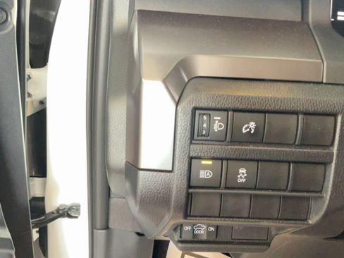 Certified 2025 Toyota Tacoma SR5 AWD/4WD image 21