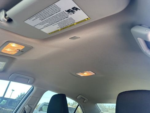 Used 2019 Toyota Corolla LE image 16