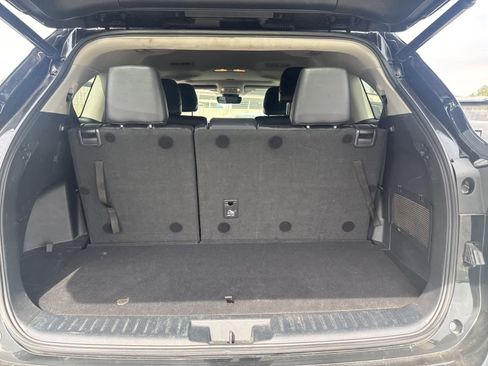 Used 2021 Toyota Highlander XLE image 16