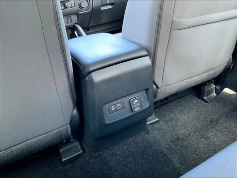 Used 2025 Nissan Frontier SV w/ SV Convenience Package AWD/4WD image 14