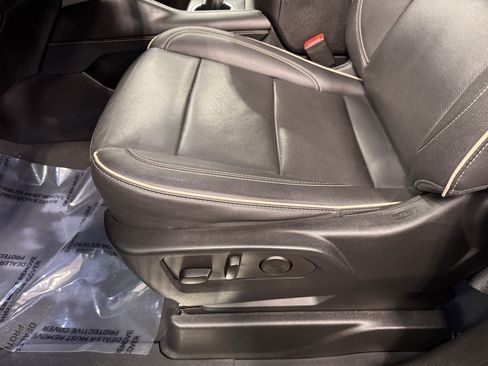 Used 2023 Chevrolet Tahoe Premier RWD image 17
