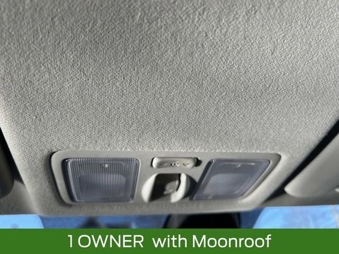 Used 2022 Hyundai Venue SEL image 31