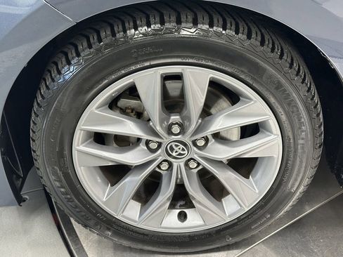 Used 2020 Toyota Avalon XLE image 12