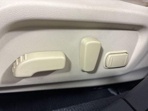 Used 2016 Subaru Outback 3.6R Limited image 25