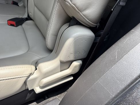 Used 2015 Ford Explorer Limited FWD image 12