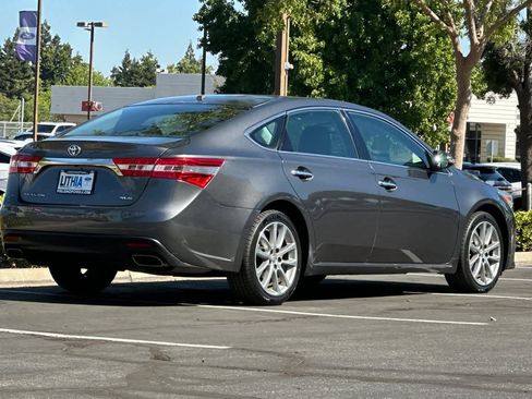 Used 2014 Toyota Avalon XLE Touring FWD image 2