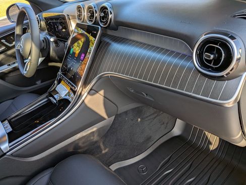 New 2026 Mercedes-Benz GLC 300 image 34